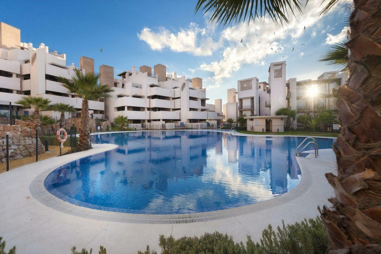 Bahia De La Plata Luxury Apartments Estepona Extérieur photo